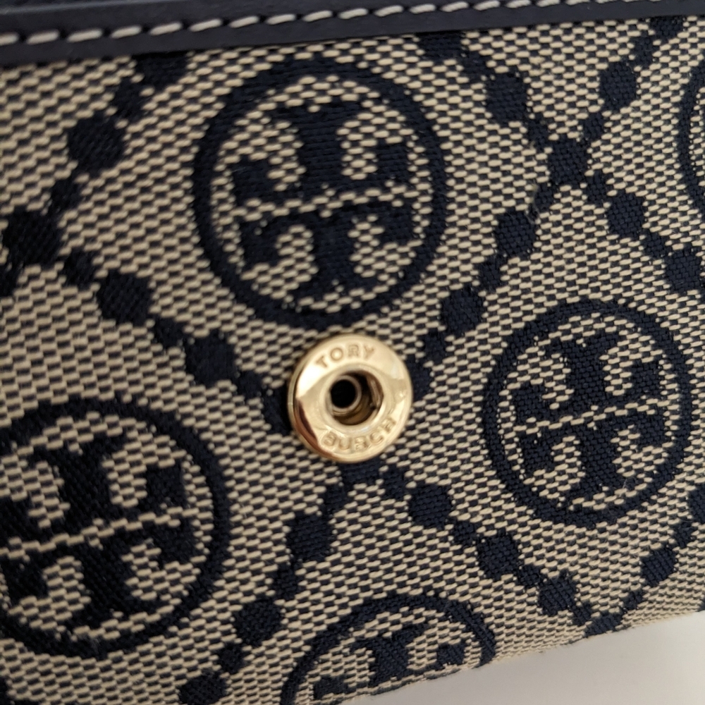 Tory Burch Black and Cream Wallet - Picture 13 of 14